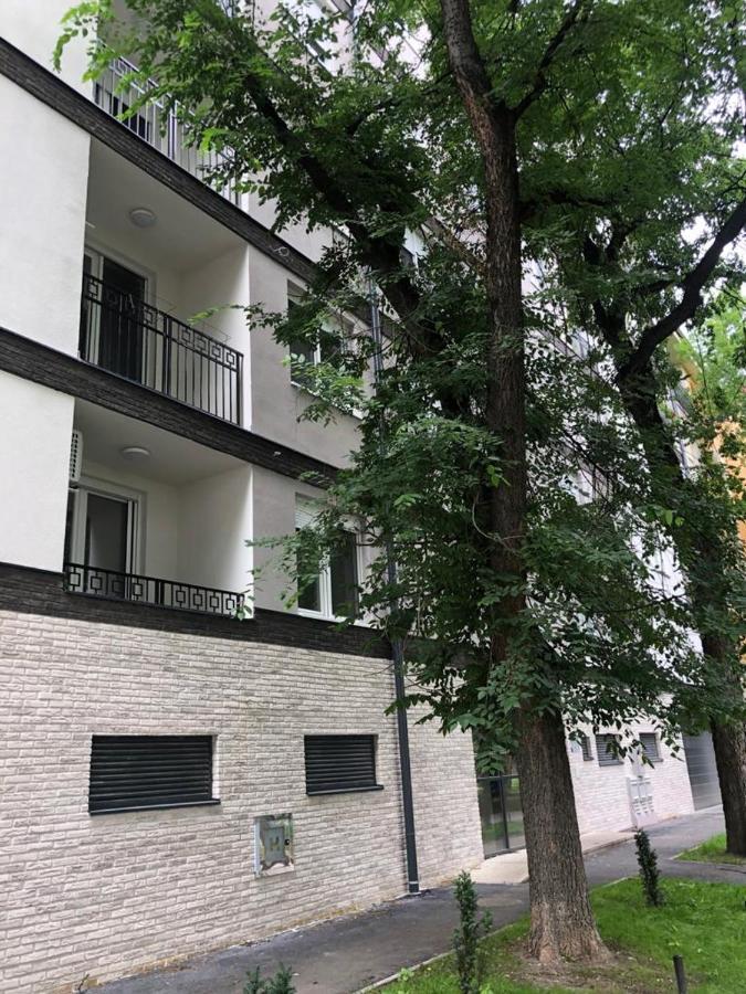 Linden Flower Суботица Экстерьер фото